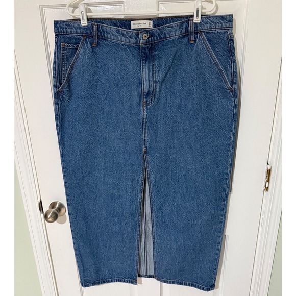 Abercrombie & Fitch Dresses & Skirts - Abercrombie & Fitch High Rise Denim Midi Skirt Blue Front Slit Size 34/18
